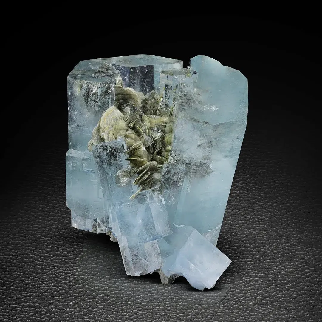Aquamarine with Muscovite - image 1