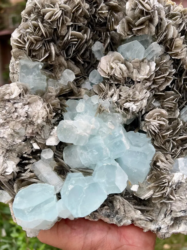 Aquamarine With Muscovite Mica - image 3