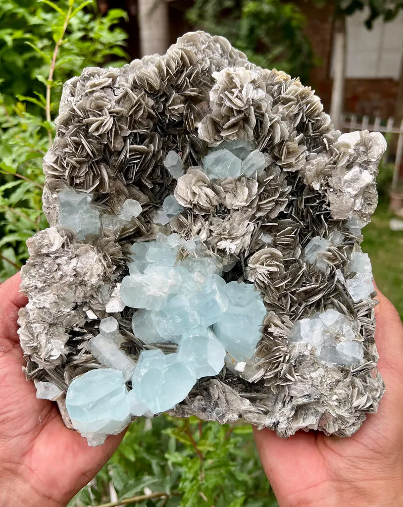 Aquamarine With Muscovite Mica image