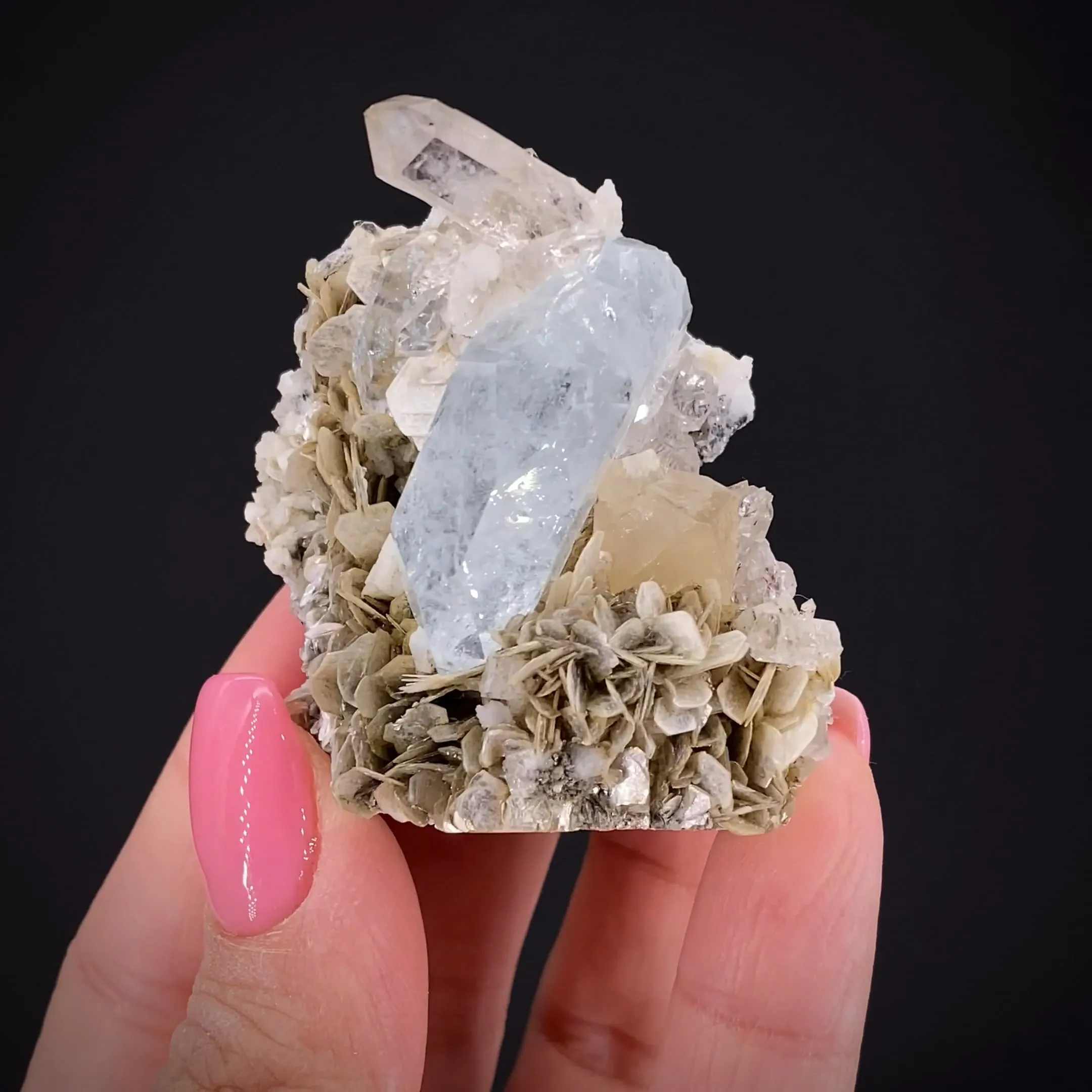 Aquamarine with Quartz and Scheelite - image 2
