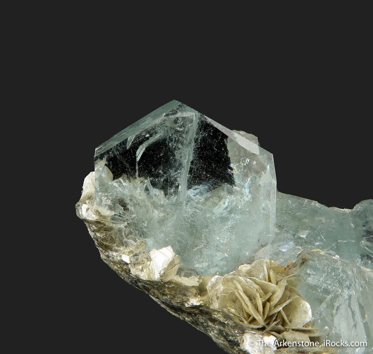 Aquamarine with Quartz, on Muscovite - image 3