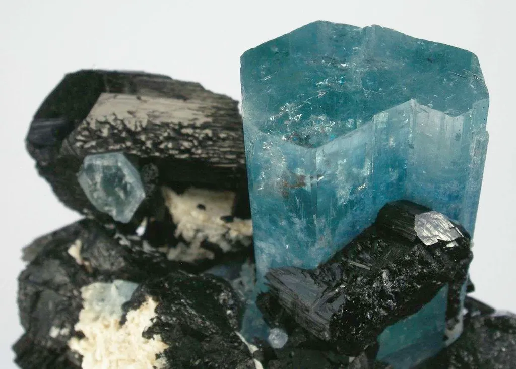 Aquamarine With Schorl - image 3
