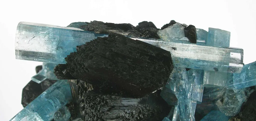 Aquamarine With Schorl - image 4