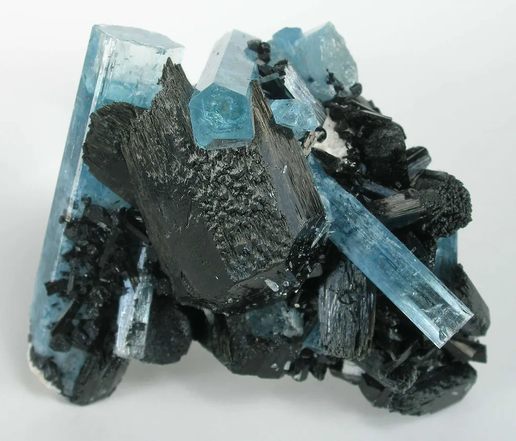 Aquamarine With Schorl - image 2