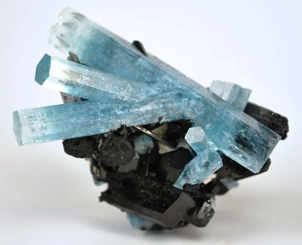 Aquamarine With Schorl - image 2