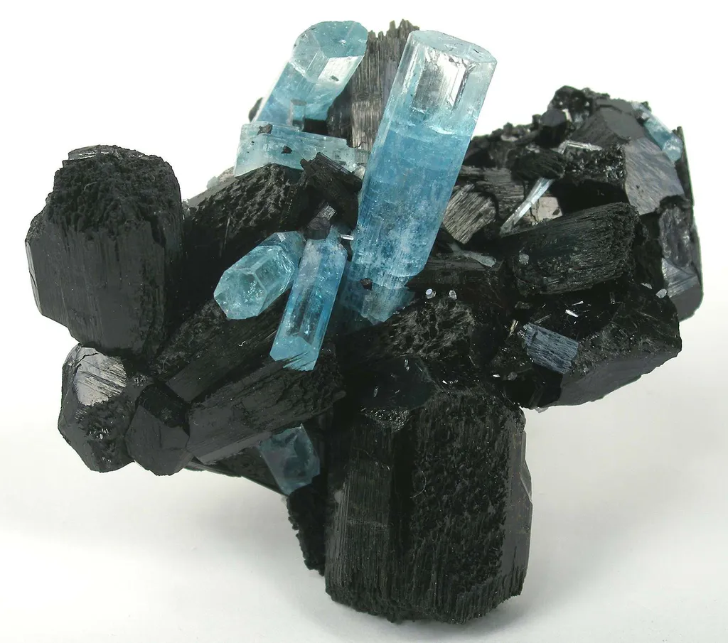 Aquamarine With Schorl - image 2