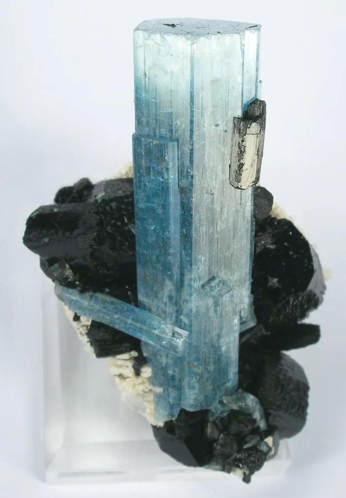 Aquamarine With Schorl image