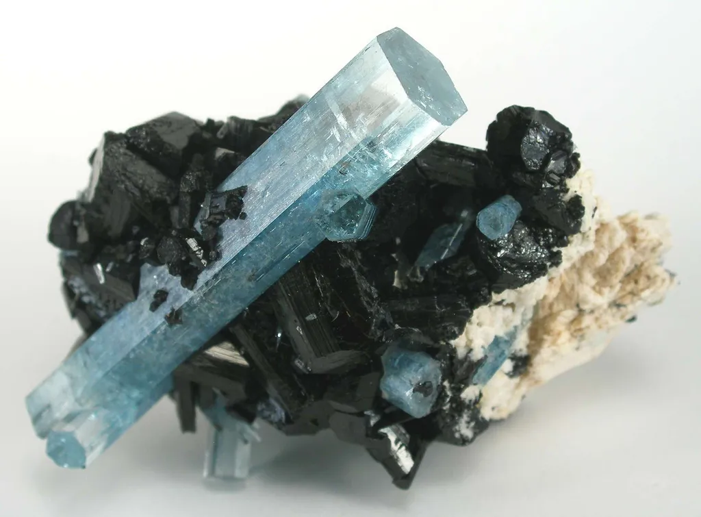 Aquamarine With Schorl - image 2
