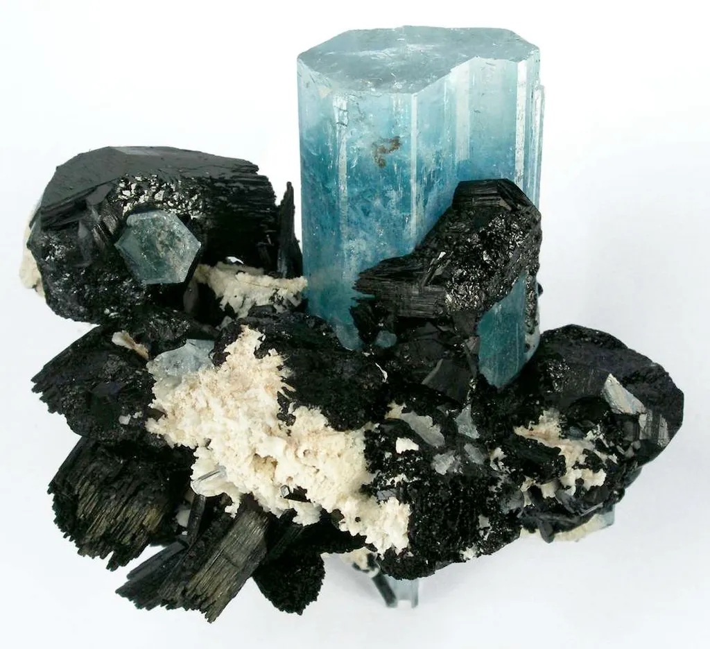 Aquamarine With Schorl - image 2