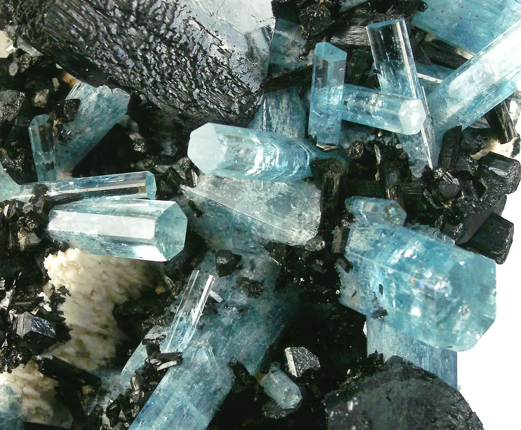 Aquamarine With Schorl - image 4