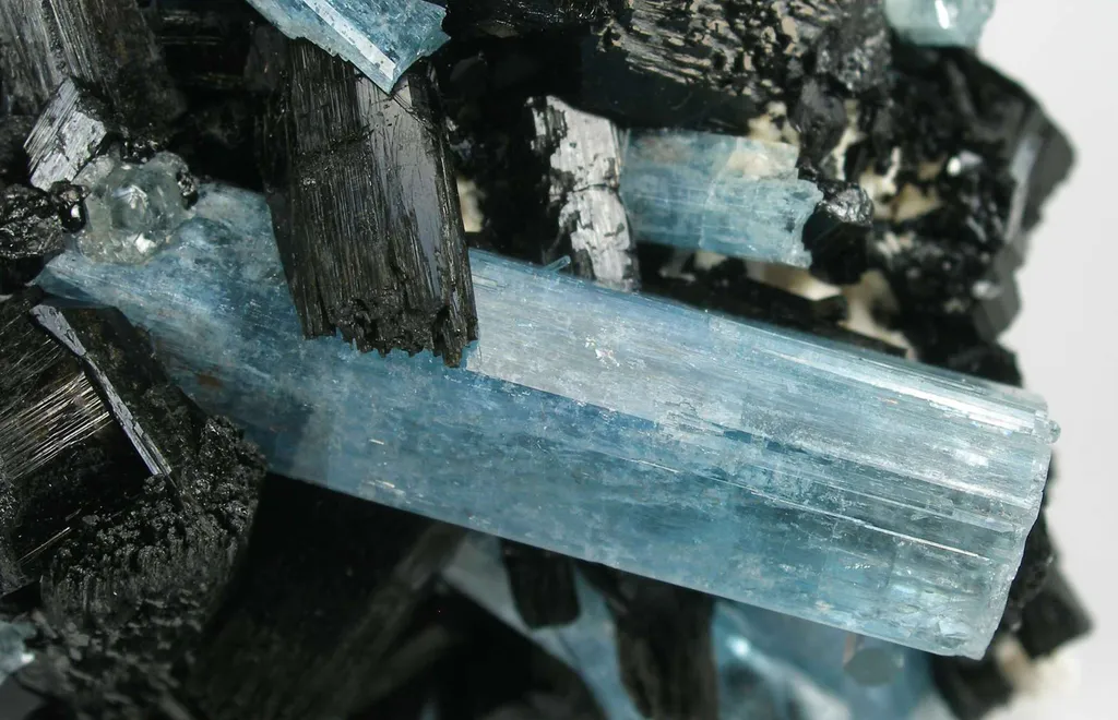 Aquamarine With Schorl - image 3
