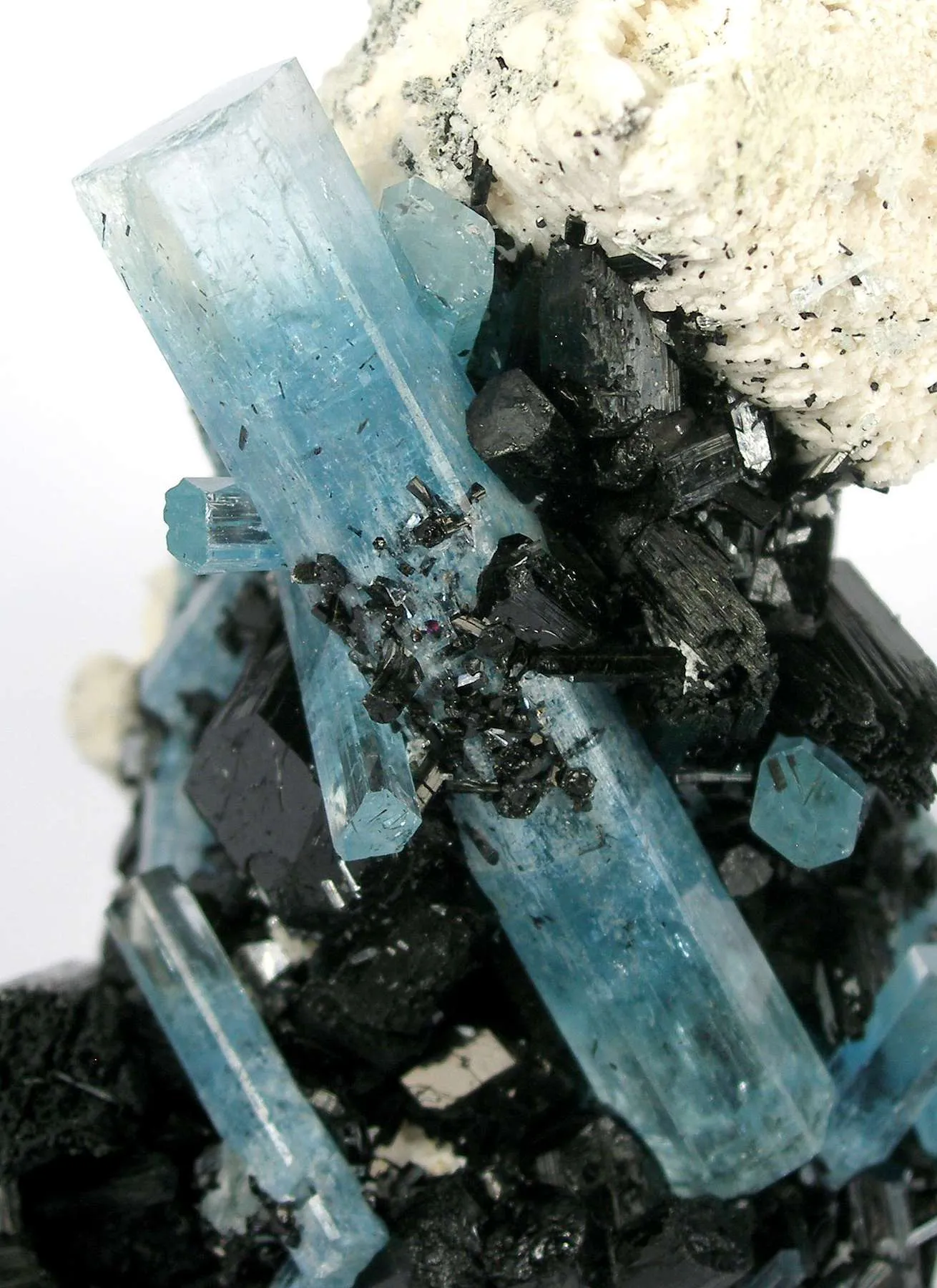 Aquamarine With Schorl - image 3