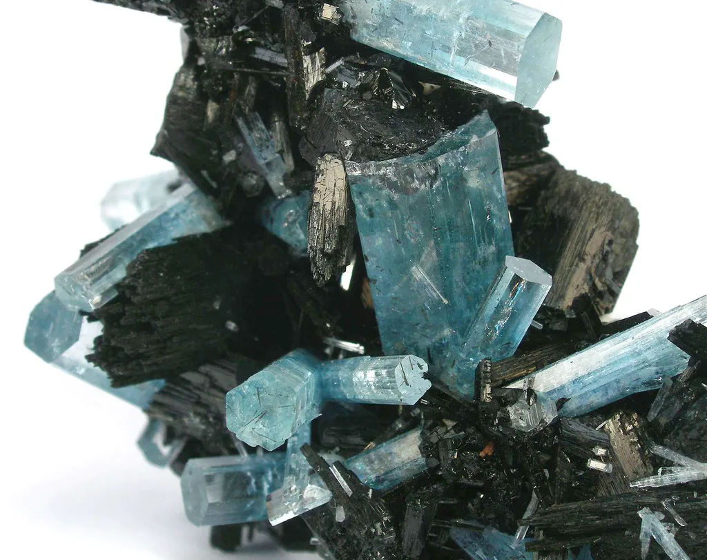 Aquamarine With Schorl - image 4