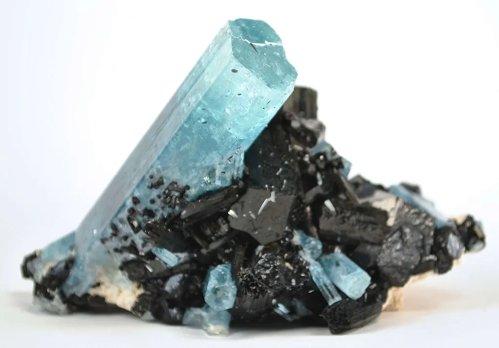 Aquamarine With Schorl - image 2