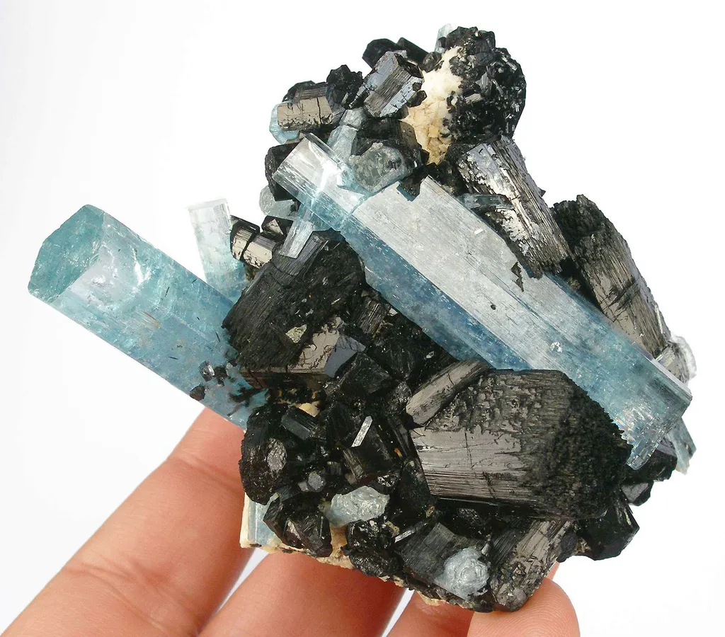 Aquamarine With Schorl - image 3