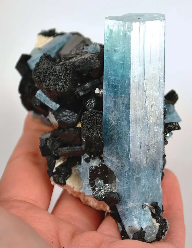 Aquamarine With Schorl image