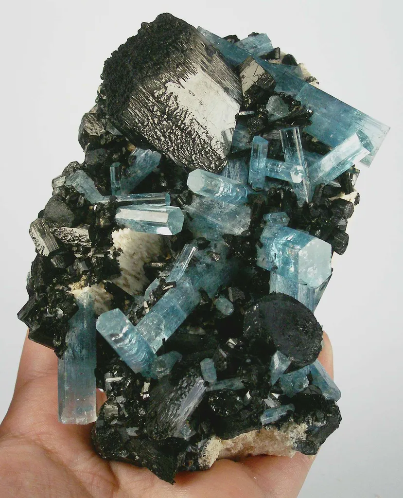 Aquamarine With Schorl - image 2