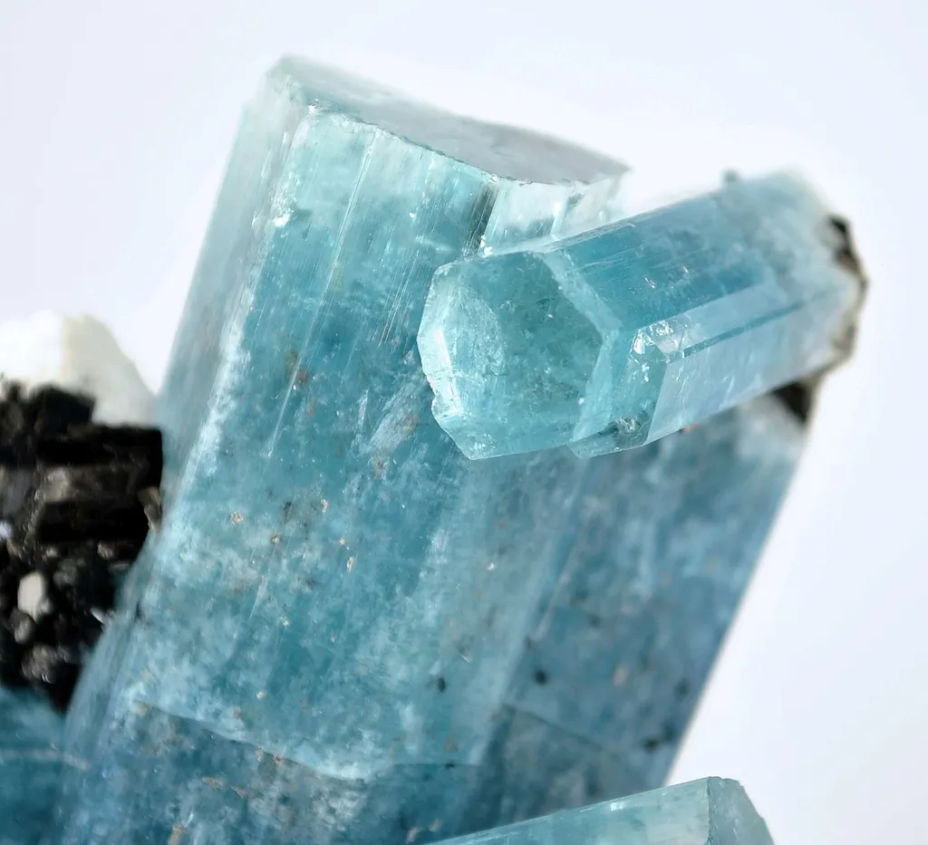 Aquamarine With Schorl - image 3