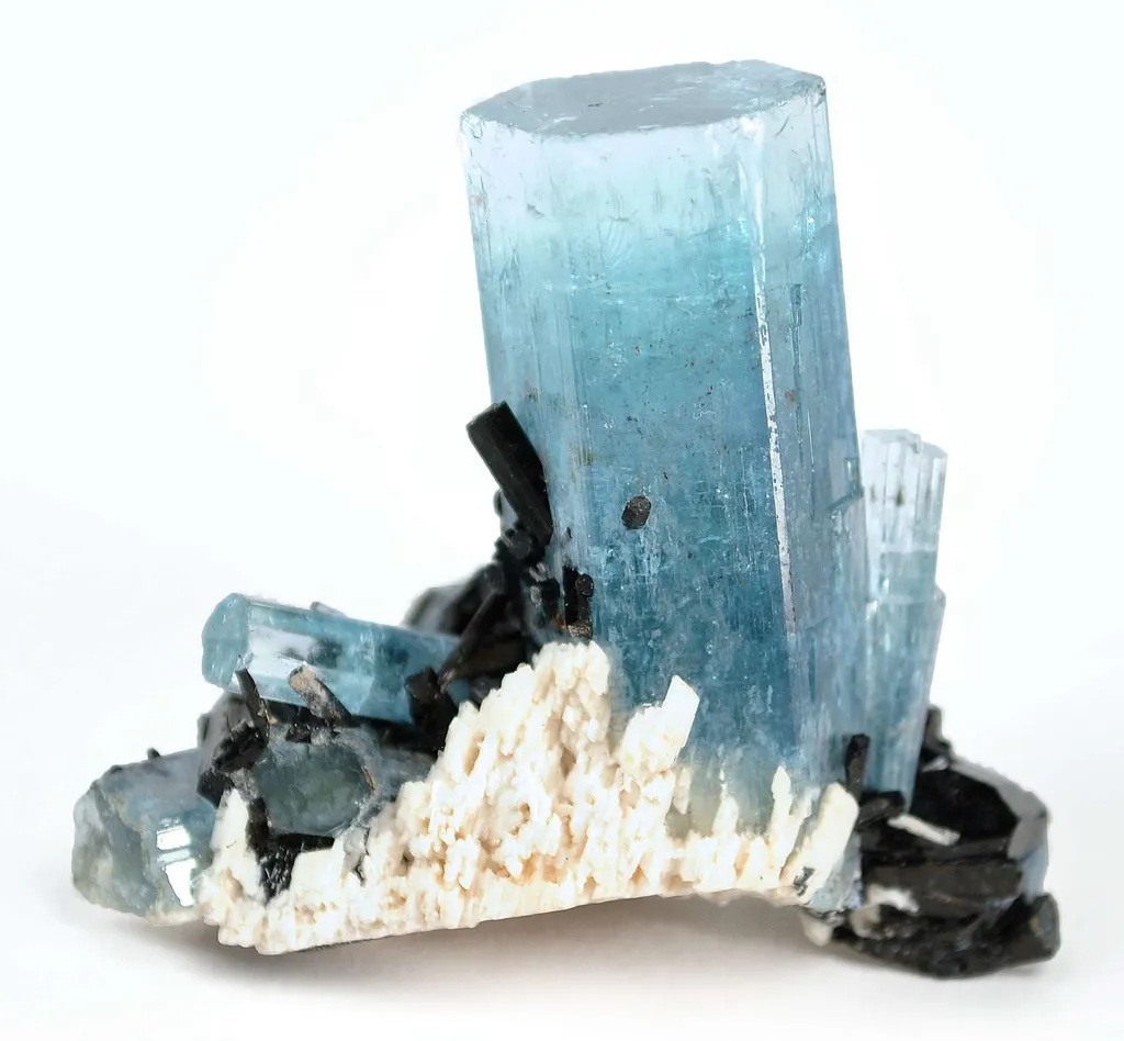 Aquamarine With Schorl - image 2