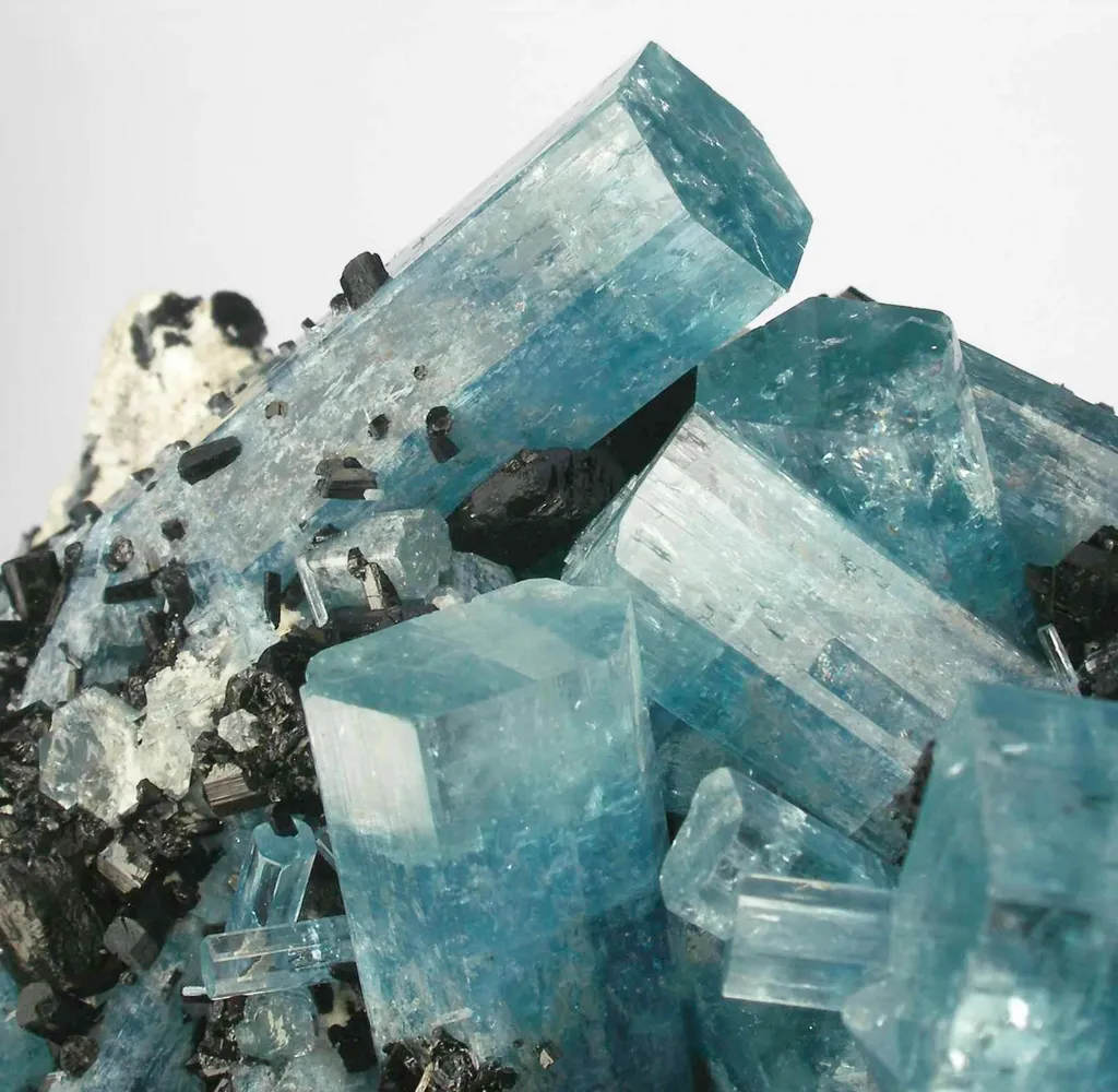 Aquamarine With Schorl - image 4