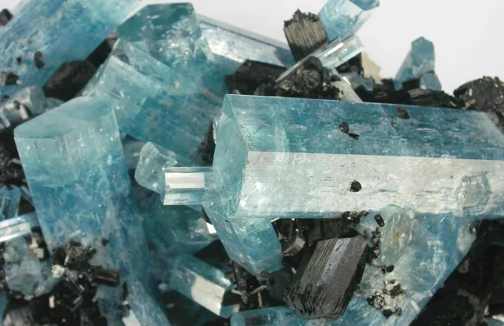 Aquamarine With Schorl - image 3
