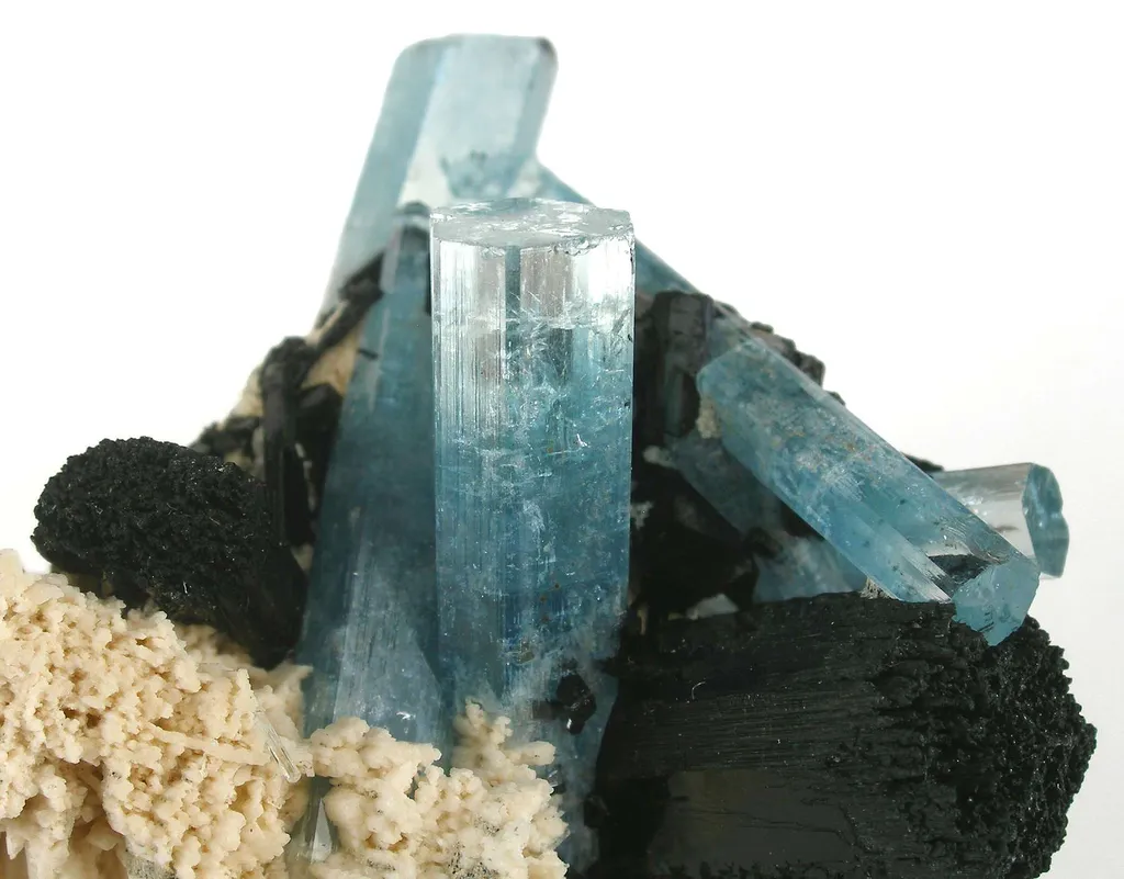 Aquamarine With Schorl - image 4