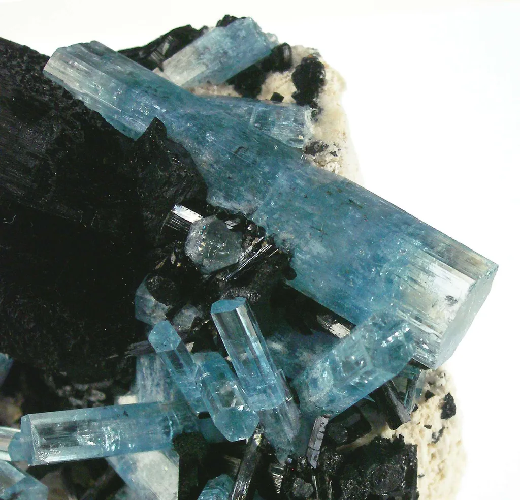 Aquamarine With Schorl - image 3