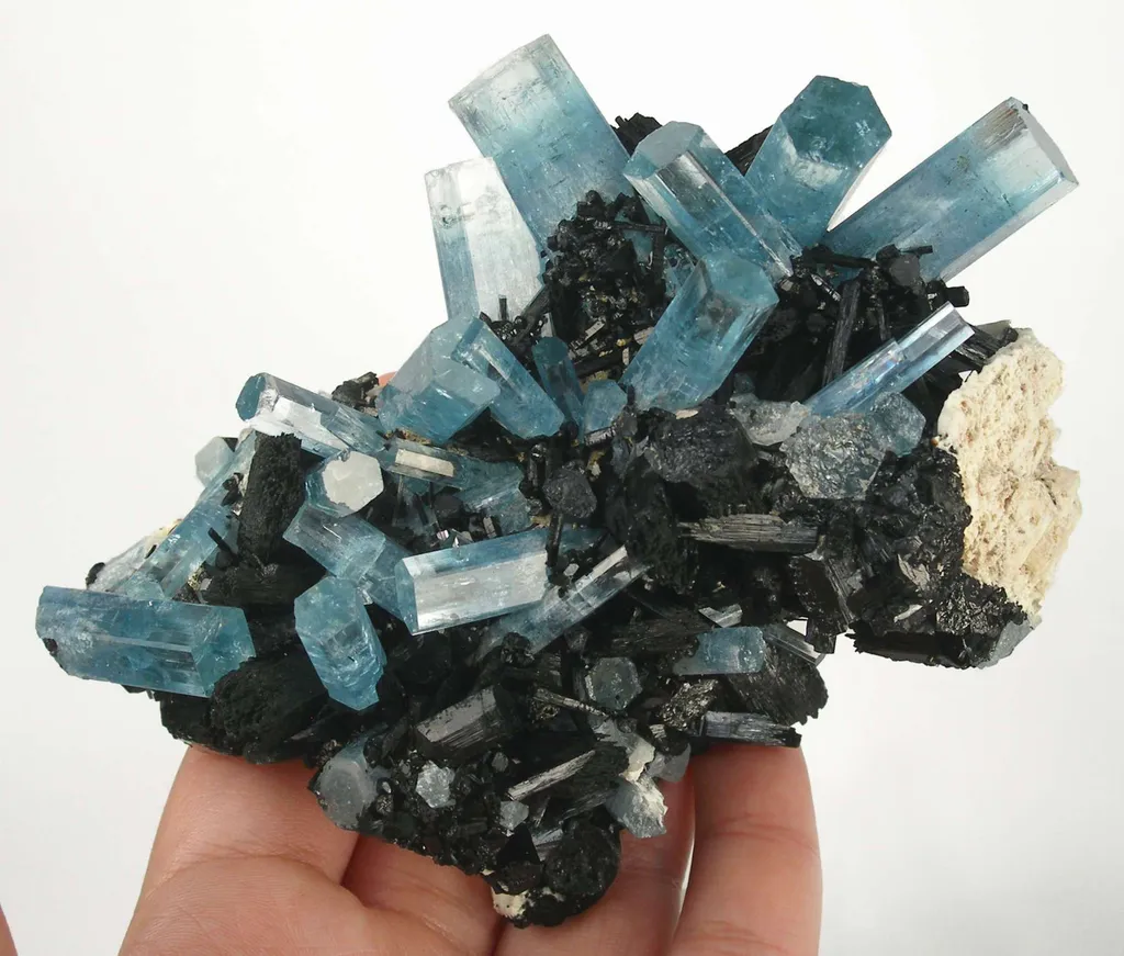 Aquamarine With Schorl - image 2