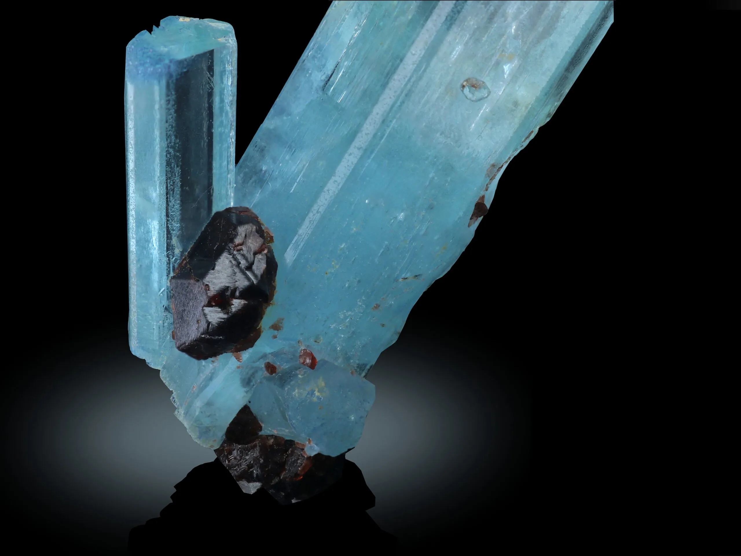 Aquamarine with Spessartine Garnet from Pakistan - image 2