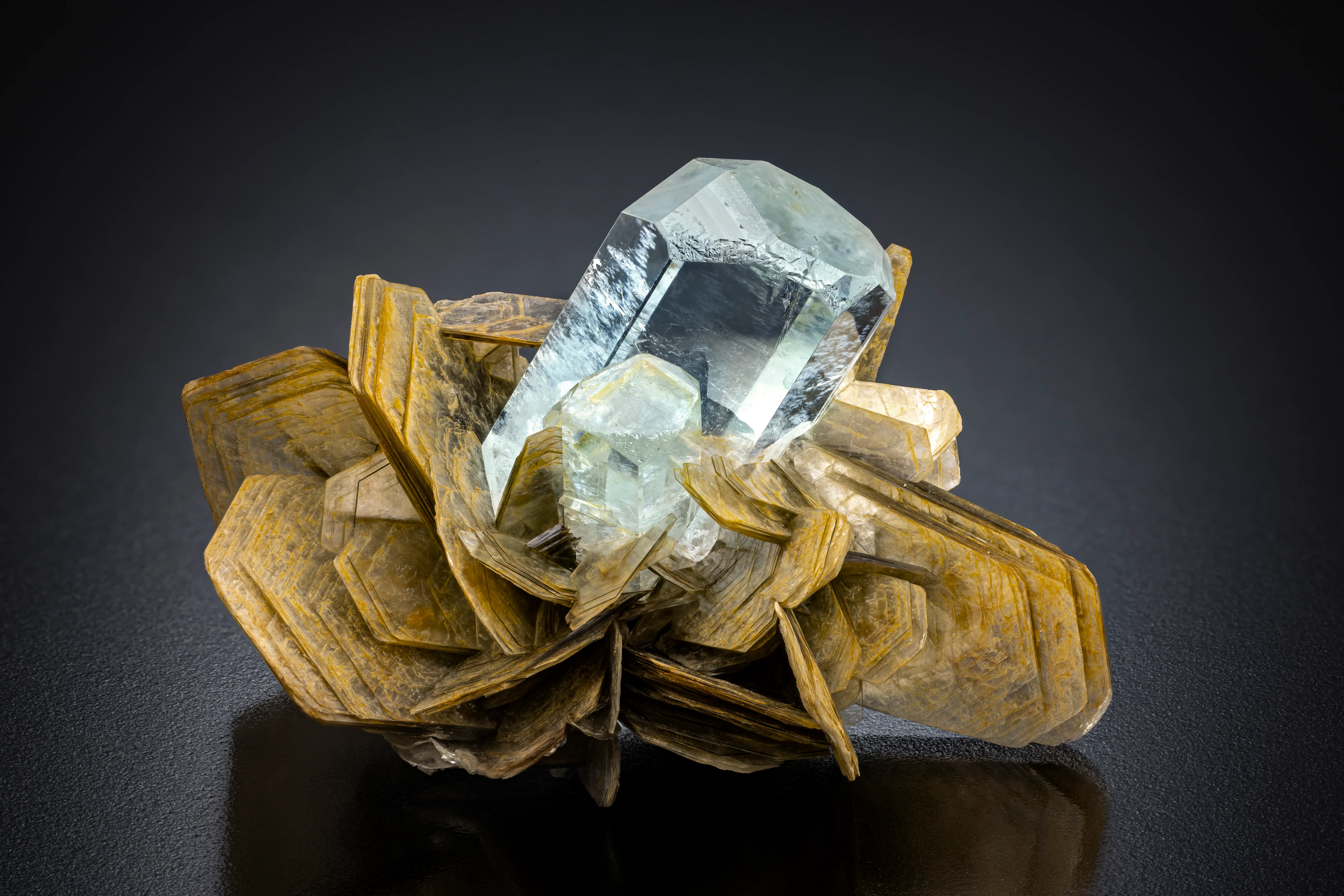 Aqumarine and Muscovite - image 3