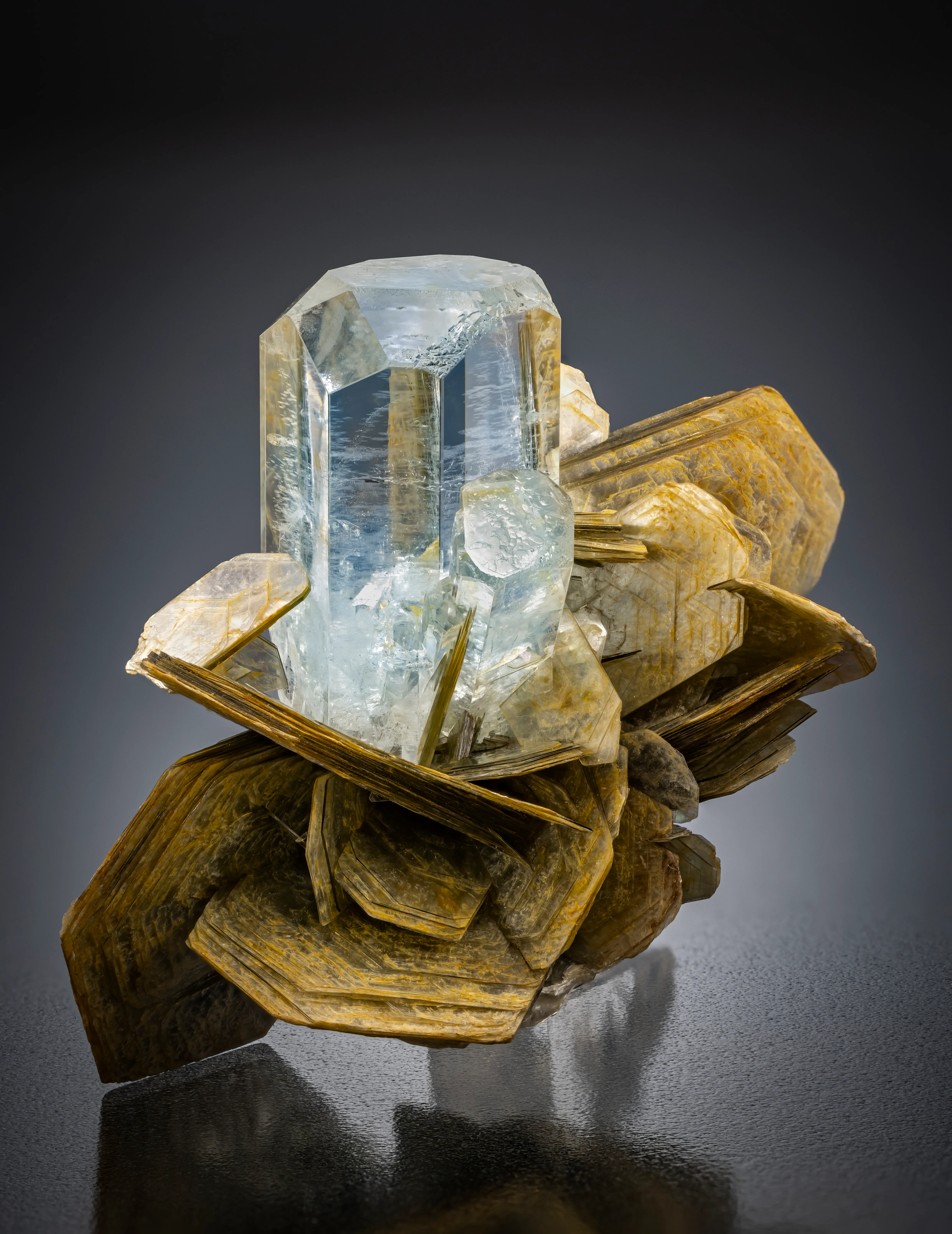 Aqumarine and Muscovite - image 2