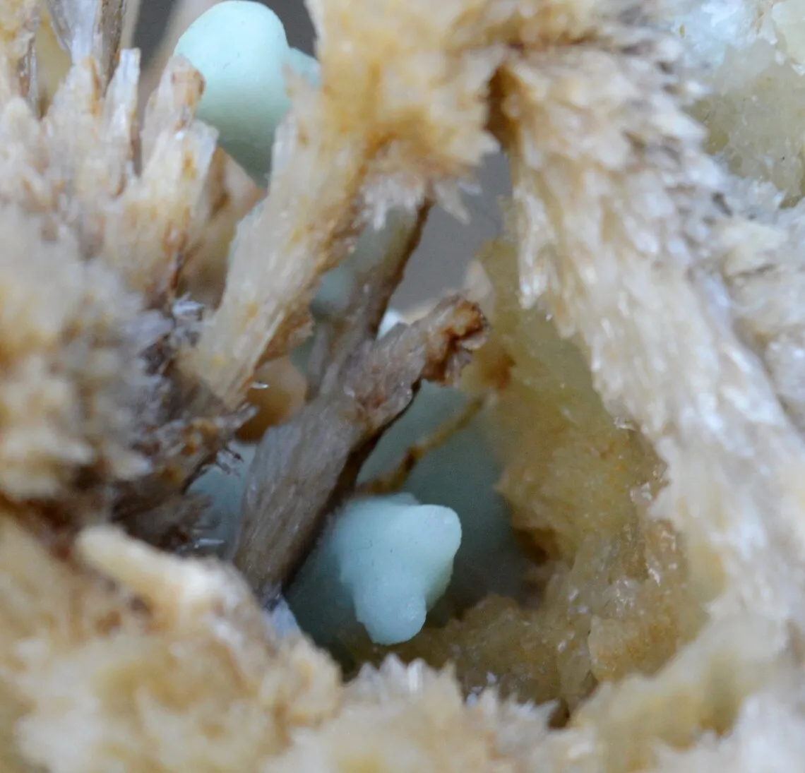 Aragonite 2305 grams - Profunda Mine, Cármenes, León, Castile and Leon, Spain - image 8
