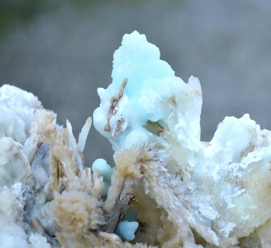 Aragonite 2305 grams - Profunda Mine, Cármenes, León, Castile and Leon, Spain - image 2