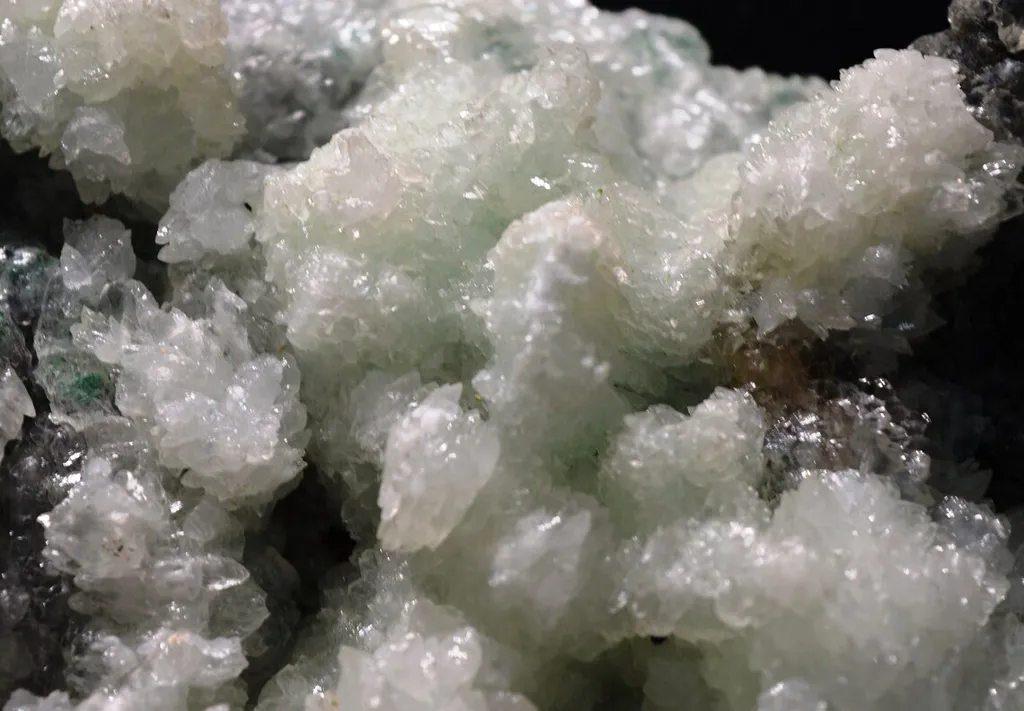Aragonite - 2420 grams - Lavrion District Mines, Lavreotiki, East Attica, Attica, Greece - image 2