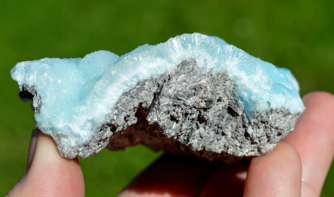 Aragonite - 284 grams - M'Fouati District, Bouenza Department, Congo - image 5