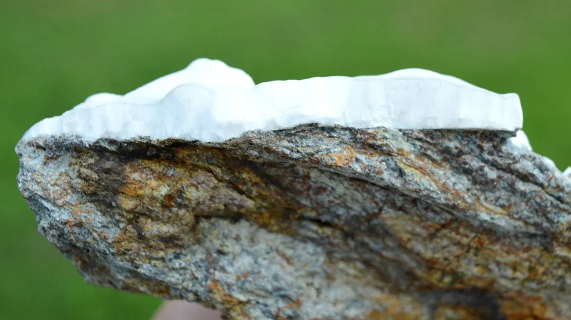 Aragonite 436 grams - Lead mines, Altenberg, Ste Marie-aux-Mines, Haut-Rhin, Alsace, France - image 7