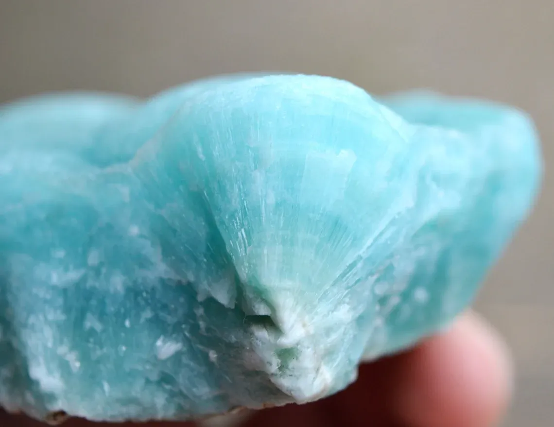 Aragonite 579 grams - Helmand province, Afghanistan - image 5