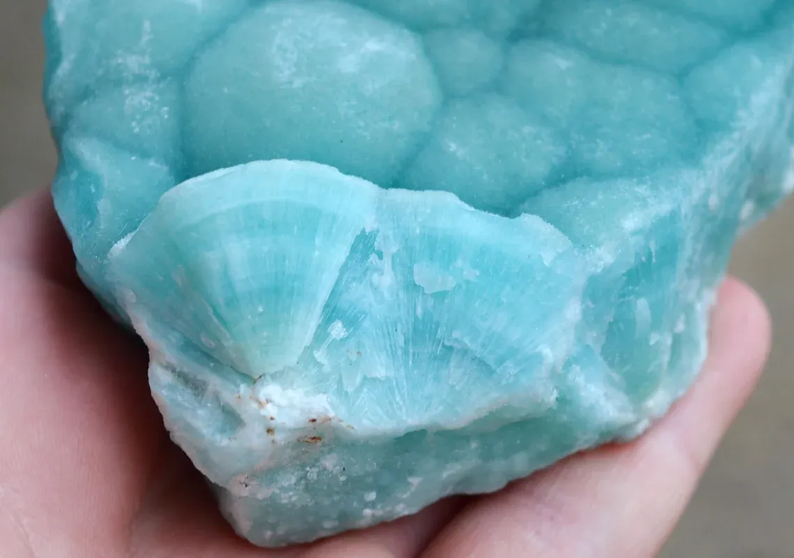 Aragonite 579 grams - Helmand province, Afghanistan - image 4