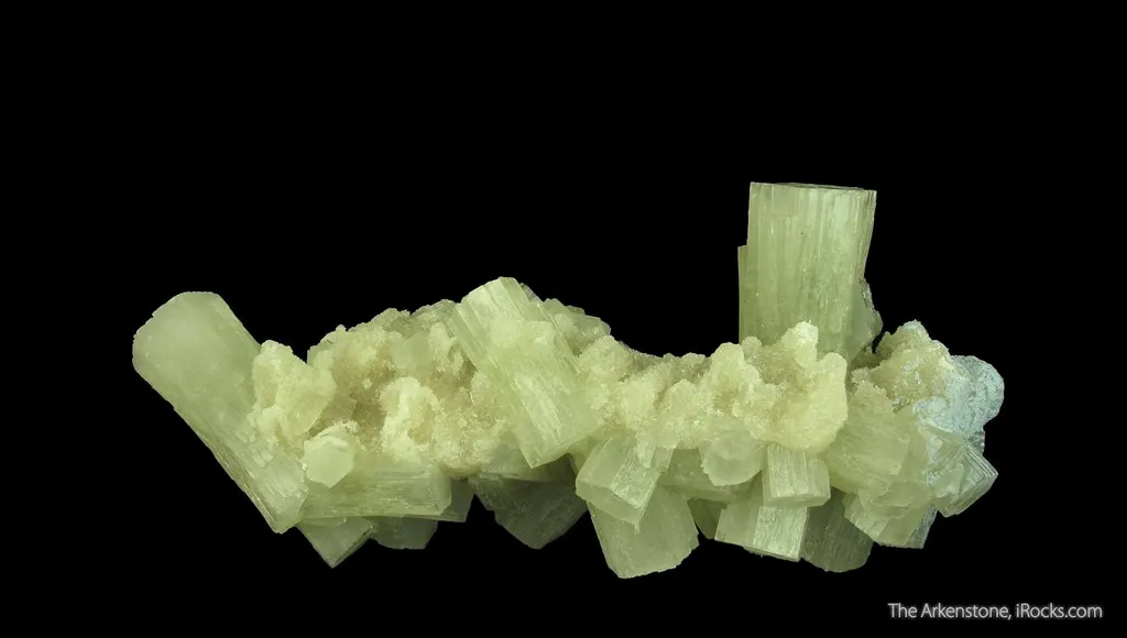 Aragonite (fluorescent) - image 2