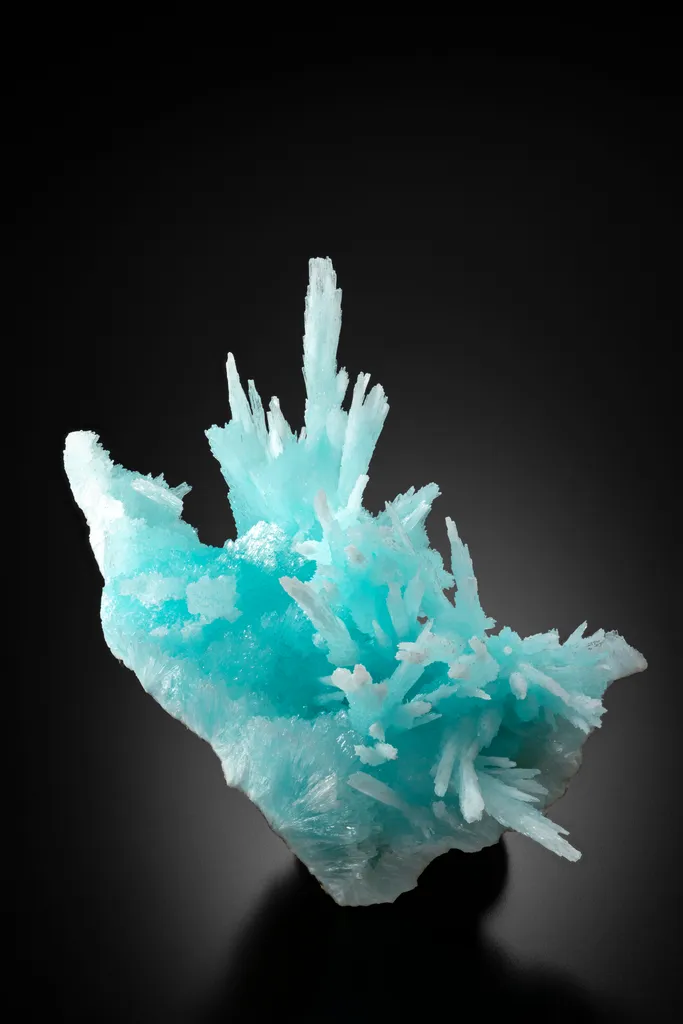 Aragonite from China image