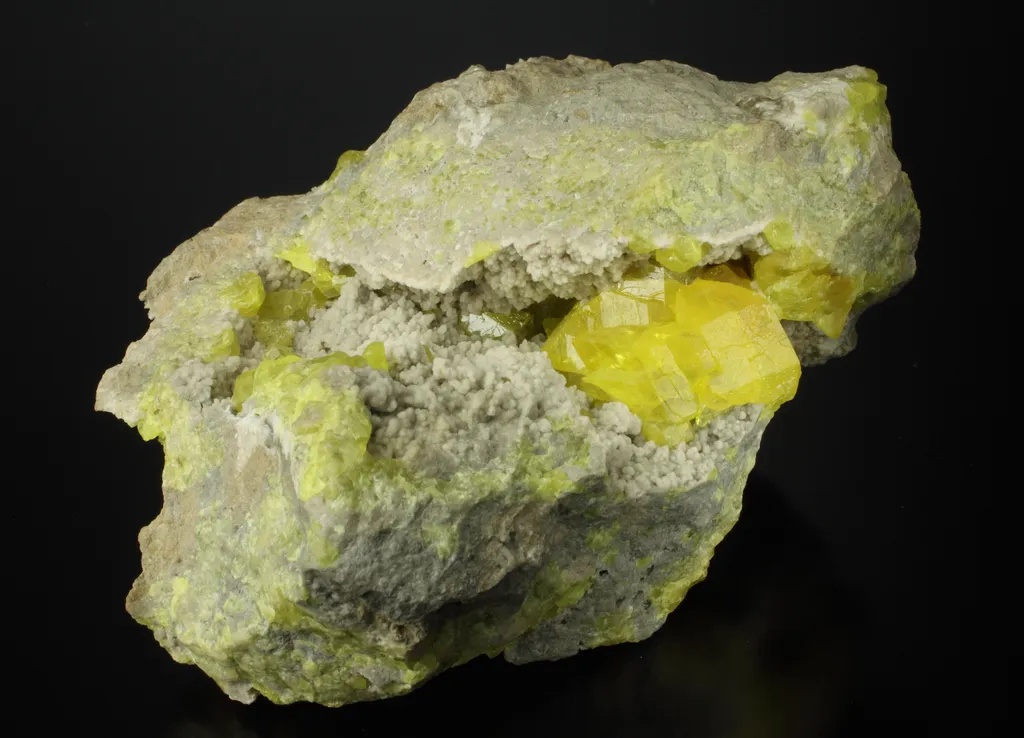Aragonite from Italy, Sicily, Agrigento Province image