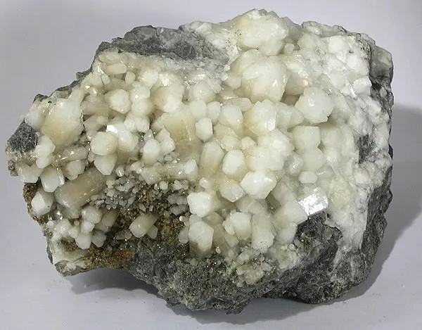 Aragonite (Var: Plumboan Aragonite) image