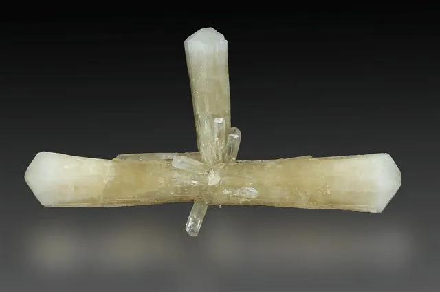 Aragonite (Var: Plumboan Aragonite) image