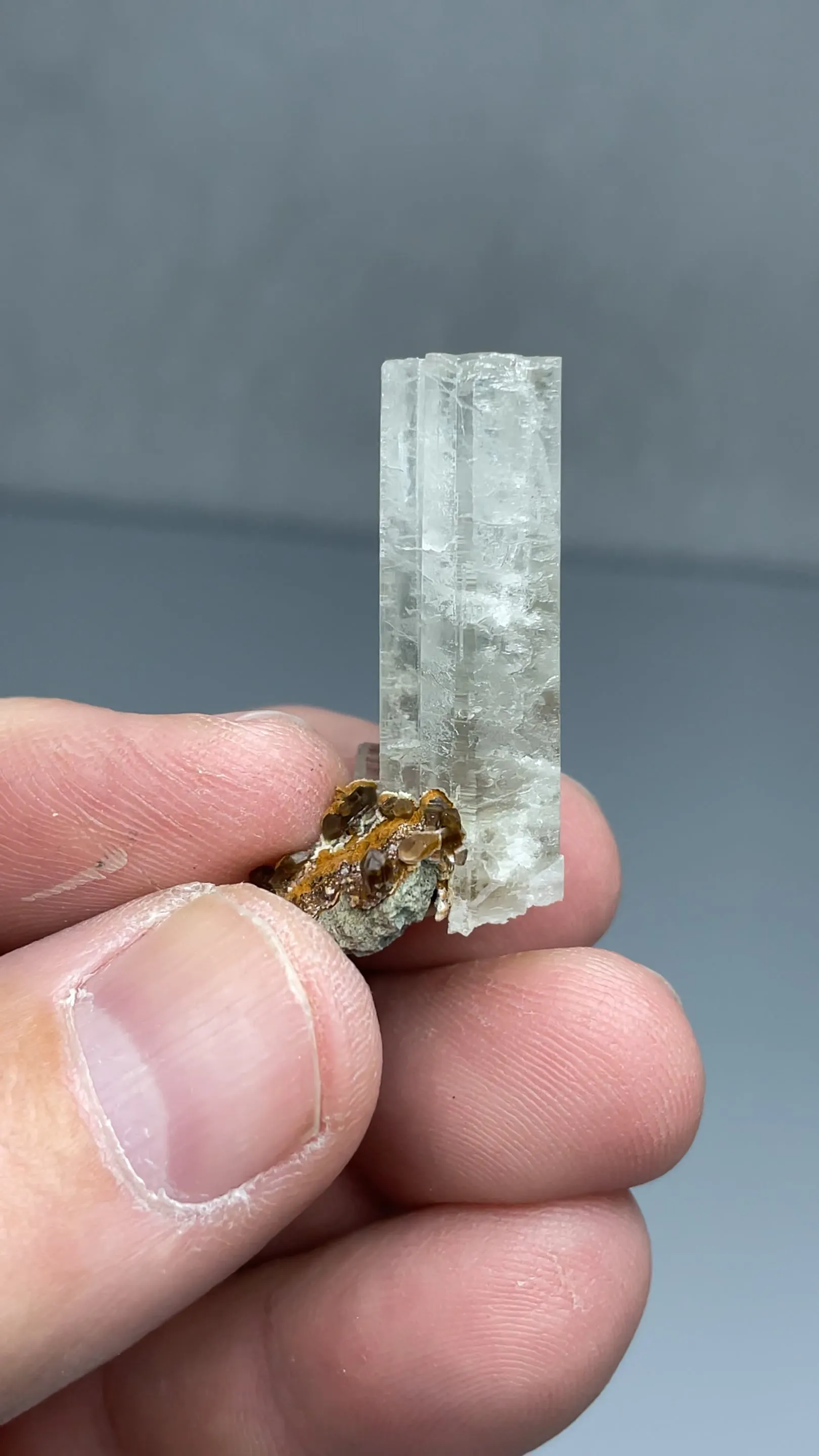 Aragonite with Quartz, Hematite - image 2