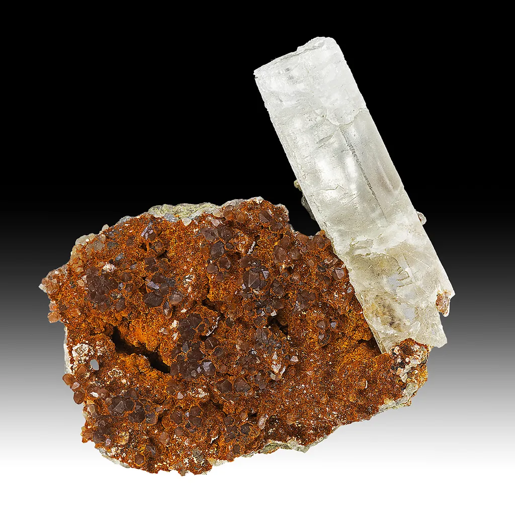 Aragonite with Quartz, Hematite image