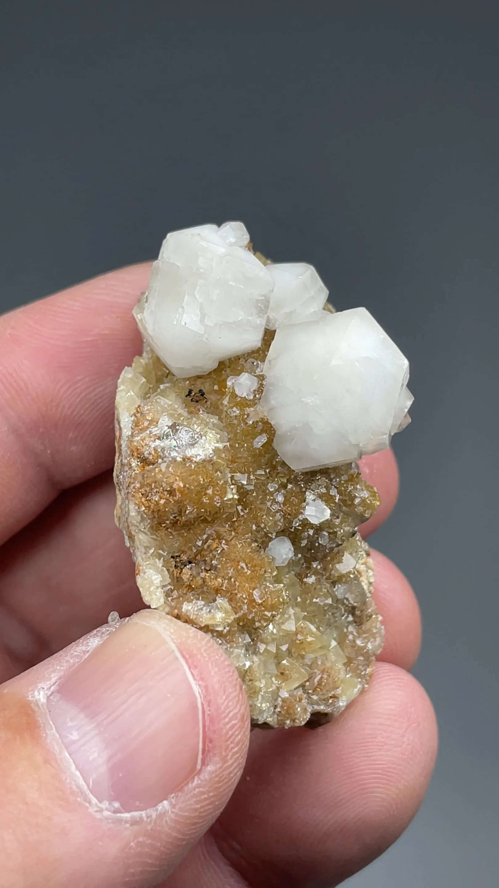 Aragonite with Smithsonite - image 2