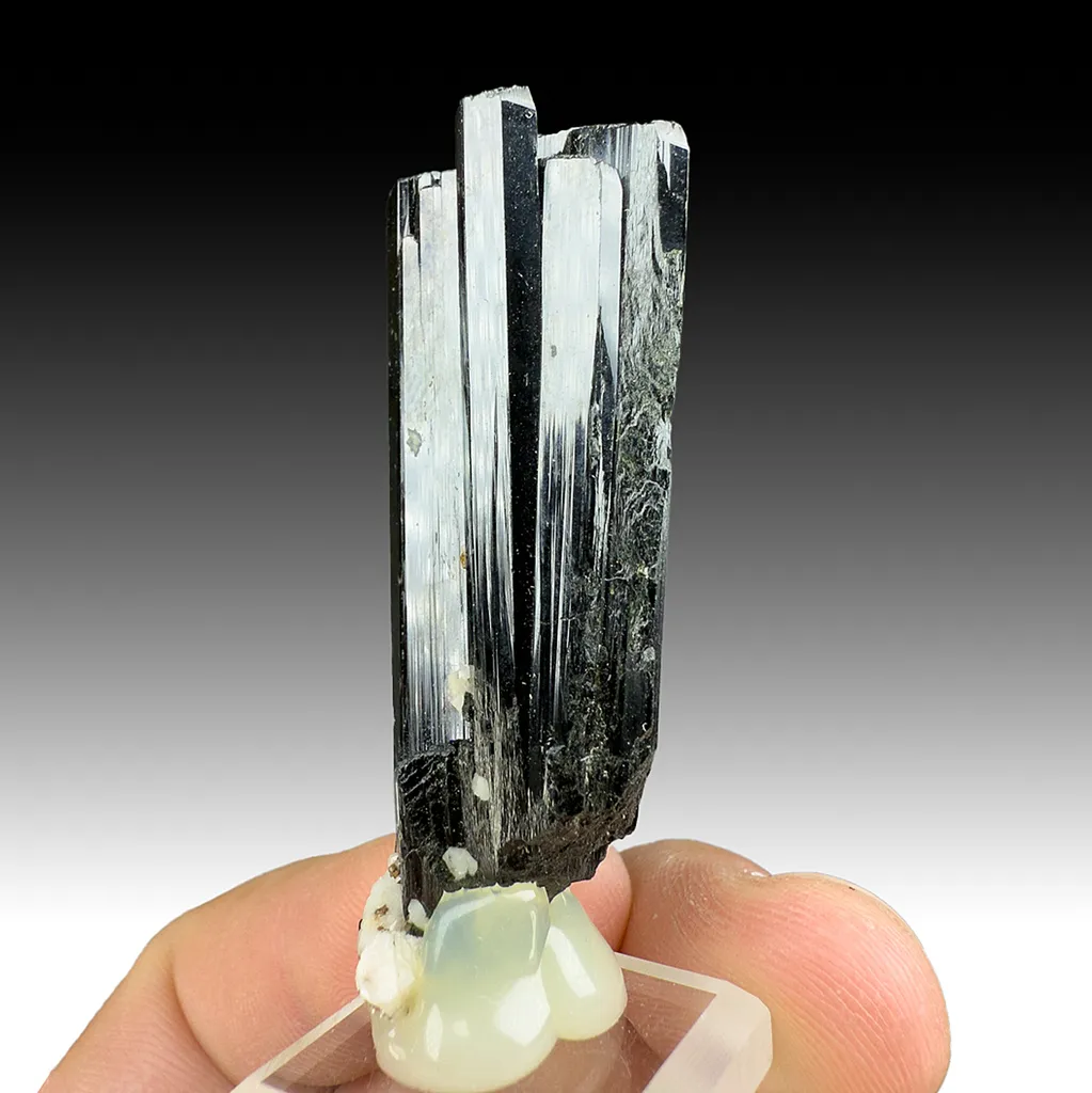 Arfvedsonite (1278) image