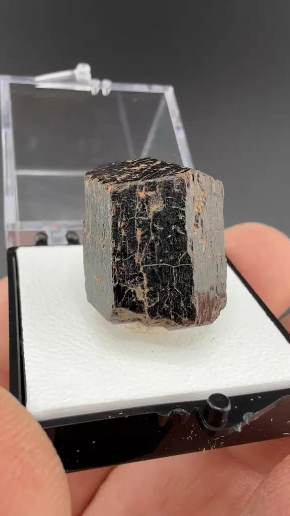 Arfvedsonite image