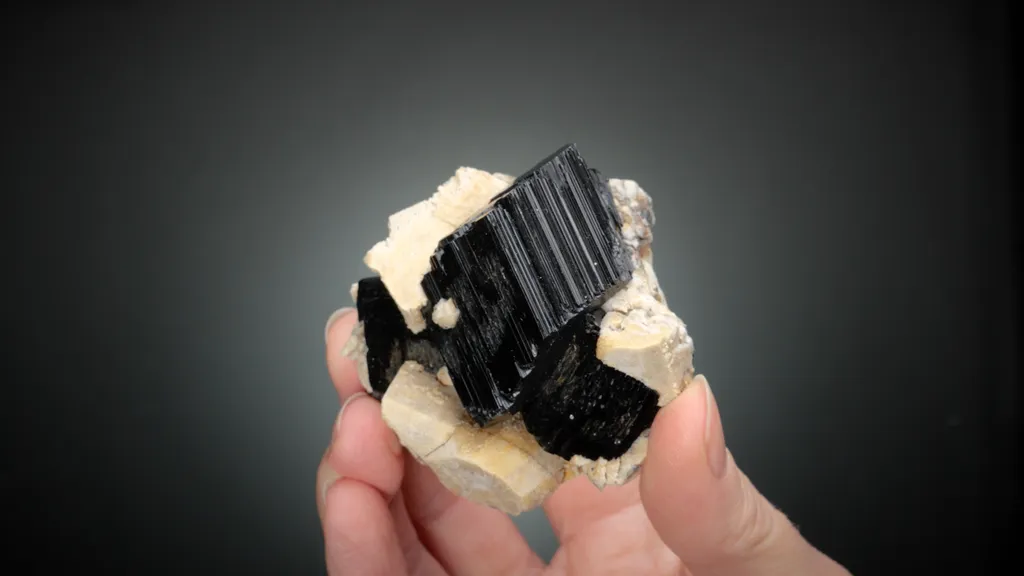 Arfvedsonite image
