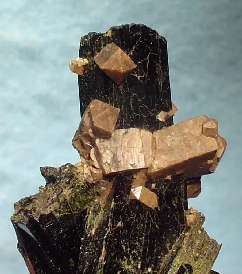 Arfvedsonite, Zircon - image 2